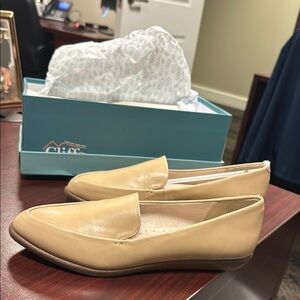 Cliffs by WHITE MOUNTAIN Tan Flats with Pointed Toe